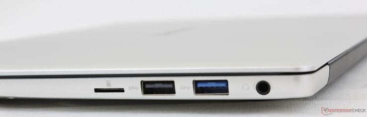 Справа: Micro-SD, USB 2.0, USB 3.0, аудио 3.5 мм