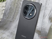 Oppo Find N5 в черном цветовом исполнении. (Источник изображения: Notebookcheck)
