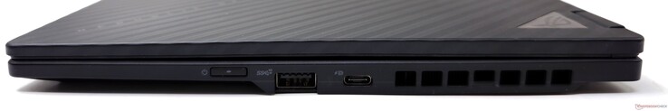 Правая сторона: клавиша включения, USB 3.2 Gen 2 Type-A, USB 4 Gen2 Type-C (DisplayPort 1.4, Power Delivery)