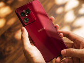 Утечка неофициальных рендеров Sony Xperia VIII показывает новый красный цвет.