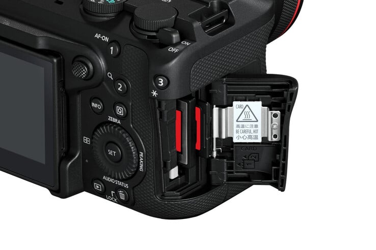 Новая камера Canon поддерживает двойную запись.