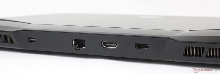 Задняя сторона: miniDisplayPort, 2.5-Гбит RJ-45, HDMI 2.0, разъем питания