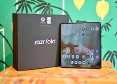 Смартфон Motorola Razr Fold оснащён OLED-дисплеями как с внутренней, так и с внешней стороны. Не мерцают ли они?