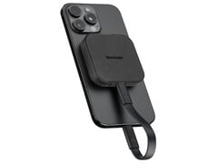 Совместимый с MagSafe NX-P4MG стоит около $188 в Японии. На снимке: портативный SSD, прикрепленный к iPhone. (Источник изображения: Nextorage)