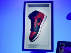 Новые мониторы HLD (на фото) будут доступны в трех различных размерах - 16-дюймовые, 27-дюймовые и 86-дюймовые. (Источник изображения: Looking Glass Factory)