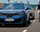 BMW Neue Klasse: активная защита велосипедистов. Электронный замок двери не позволяет пассажирам открыть дверь при приближении велосипедиста.