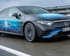Твердотельная батарея в этом EQS позволяет проехать 620 миль на зарядке. (Источник изображения: Mercedes)