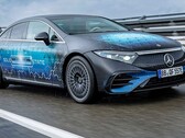 Твердотельная батарея в этом EQS позволяет проехать 620 миль на зарядке. (Источник изображения: Mercedes)