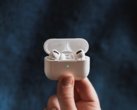 SPR AVS (Spatial Relay Audio-Visual Sync) впервые реализована на сайте Apple в iPhone 17, AirPods Pro 3 и Vision Pro. На фото - AirPods Pro. (Источник изображения: Omid armin on Unsplash)
