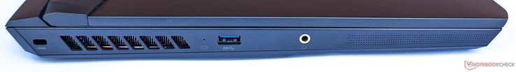 Левая сторона: слот замка Kensington, 1x USB Type-A 3.2 Gen. 1, аудио разъем