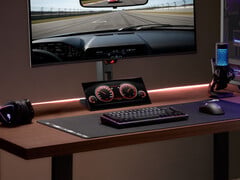 В комплект поставки компактного портативного монитора Asus также входит подставка для ног.