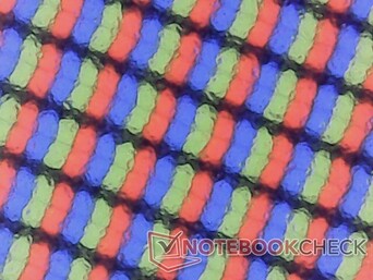 Только минимальная зернистость, несмотря на матовое покрытие