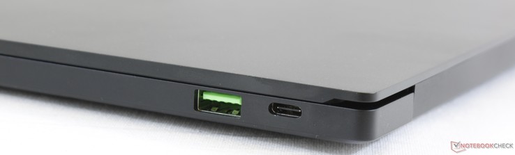 Справа: USB Type-A 3.1, Thunderbolt 3