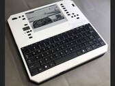 ПК Evertop - это клон IBM XT с временем автономной работы до 500 часов и солнечной зарядкой. (Источник изображения: ericjenott через Github)