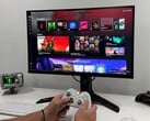 Интерфейс Windows 11 Full Screen Experience (FSE) отображается на мониторе, а контроллер Xbox используется для навигации (Источник изображения: YouTube/ETA Prime)