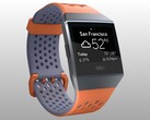 Fitbit Ionic в кораллово-синем и огненно-оранжевом цветах (Источник изображения: Fitbit)