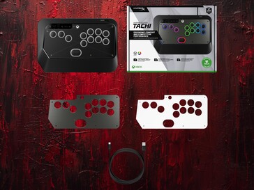 Показано содержимое коробки с бесрычажным аркадным контроллером HyperX Clutch Tachi (Источник изображения: HyperX PR)