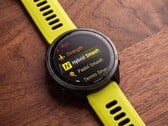 Иллюстративное изображение, созданное ИИ: Hybrid Smash — приложение для Garmin Connect IQ