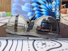 One Pro в режиме 'Clear', подключенный к MacBook Air