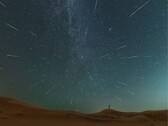 Снимок, сделанный во время метеорного потока Персеид. (Источник изображения: Costfoto/NurPhoto - Getty Images)