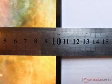Узкие боковые рамки, ширина составляет 11 мм