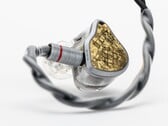 В Moondrop Armature Art 24 используются сбалансированные арматурные драйверы для воспроизведения музыки с высоким разрешением.