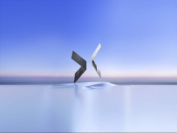 Asus ExpertBook A7 в цветовых вариантах «чёрное затмение» и «лунное серебро»