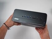 У MSI Pro Max Edge AI Mini PC спереди расположено множество портов ввода-вывода.