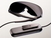 Очки Meta VR поставляются с привязным аккумулятором, обеспечивающим до трёх часов автономной работы.
