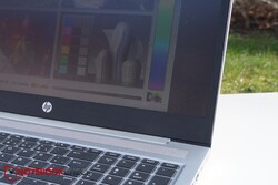 Пластиковое обрамление экрана в ProBook 450 G6