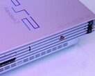 Sony PlayStation 2 официально поступила в продажу 4 марта 2000 г. (Источник изображения: Unsplash, отредактировано)