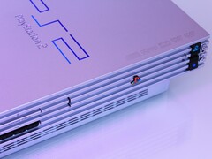 Sony PlayStation 2 официально поступила в продажу 4 марта 2000 г. (Источник изображения: Unsplash, отредактировано)