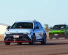 Hyundai Ioniq 5 N легко обошел Lamborghini Urus и другие автомобили с ДВС в гонках CarExpert's drag and roll. (Источник изображения: CarExpert на YouTube - скриншот)