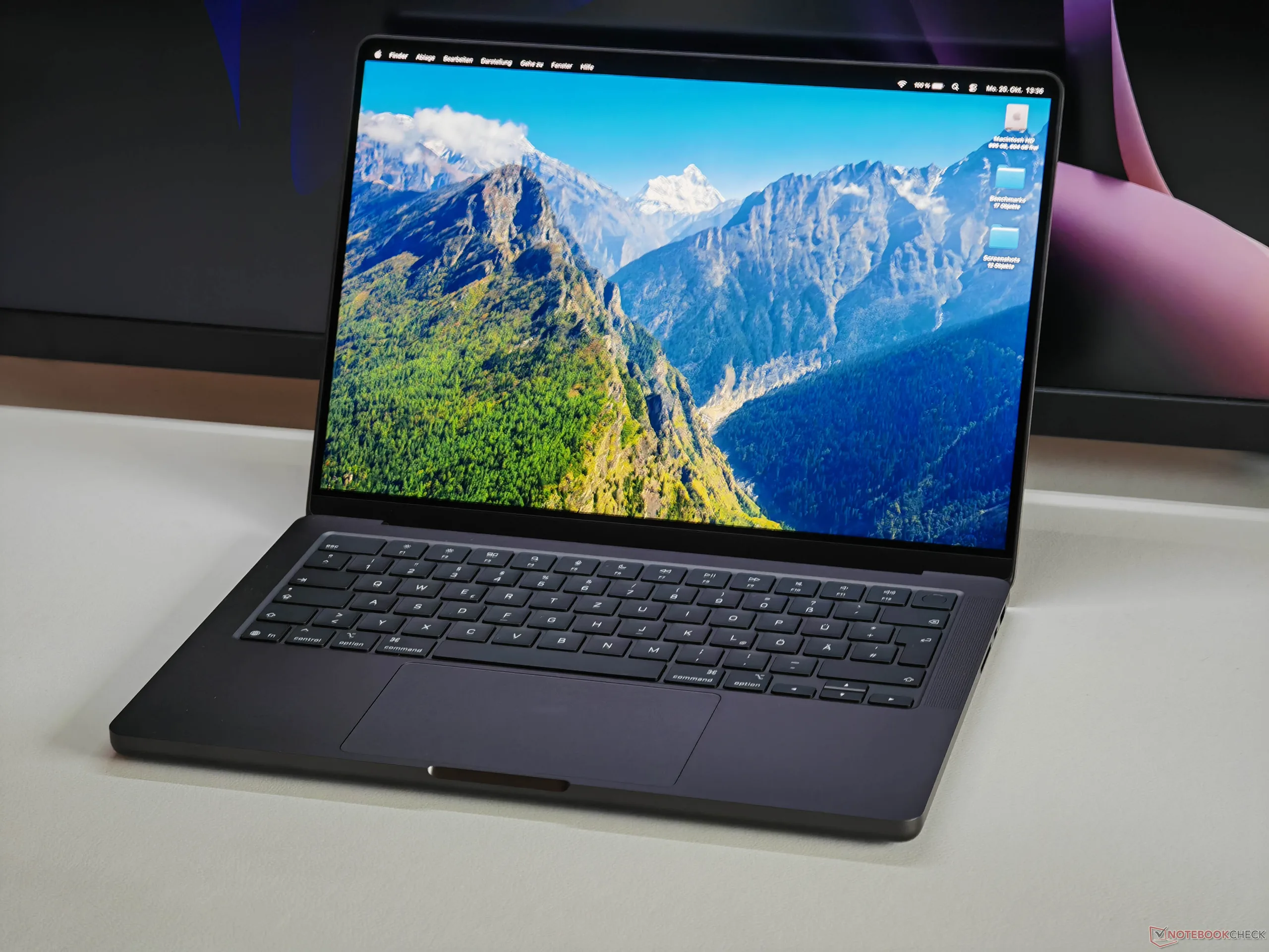 2025 Macbook Pro M5 14in 16GB 512GB新品未開封 カスタマイズモデル】MacBook Pro 14インチ Apple M5チップ搭載モデル