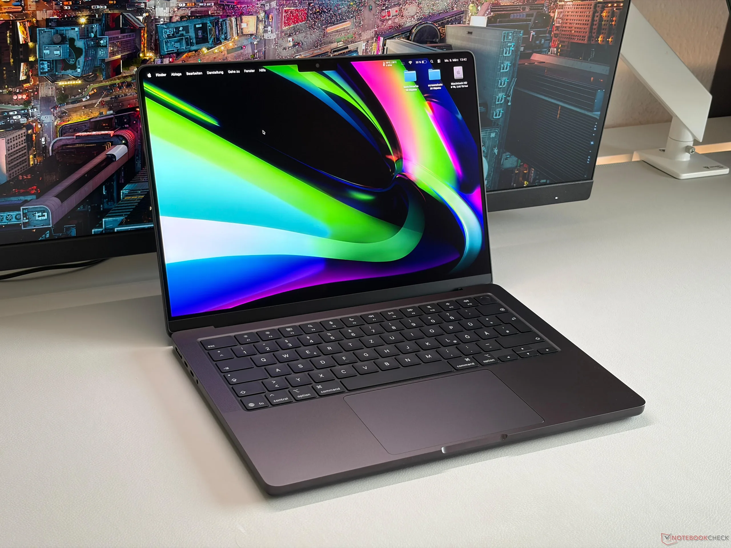 Apple MacBook Pro 14 2026 M5 Max - notebookcheck-ru.com Библиотека