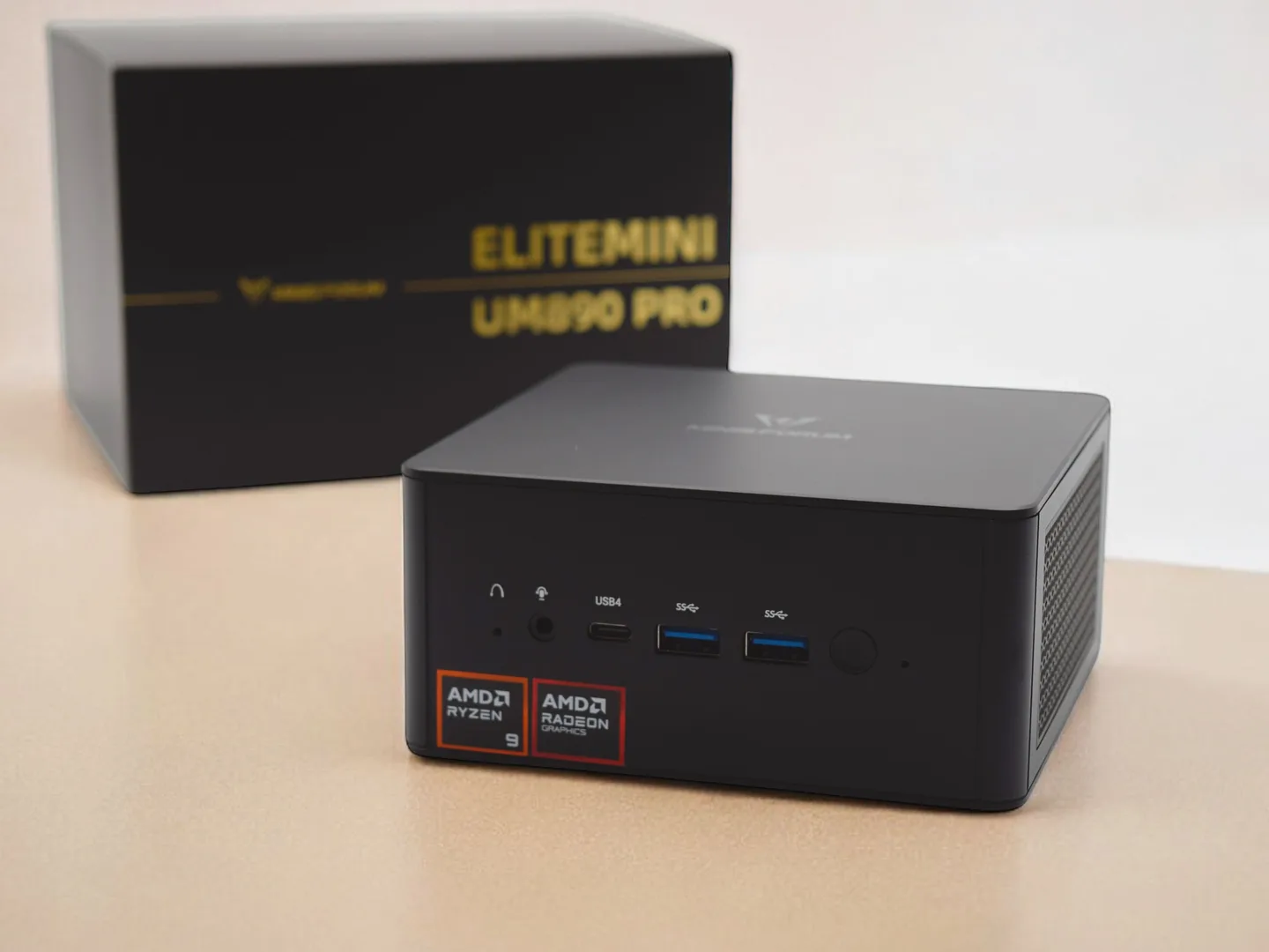 Обзор Minisforum EliteMini UM890 Pro: Мощный мини-ПК с AMD Ryzen 9