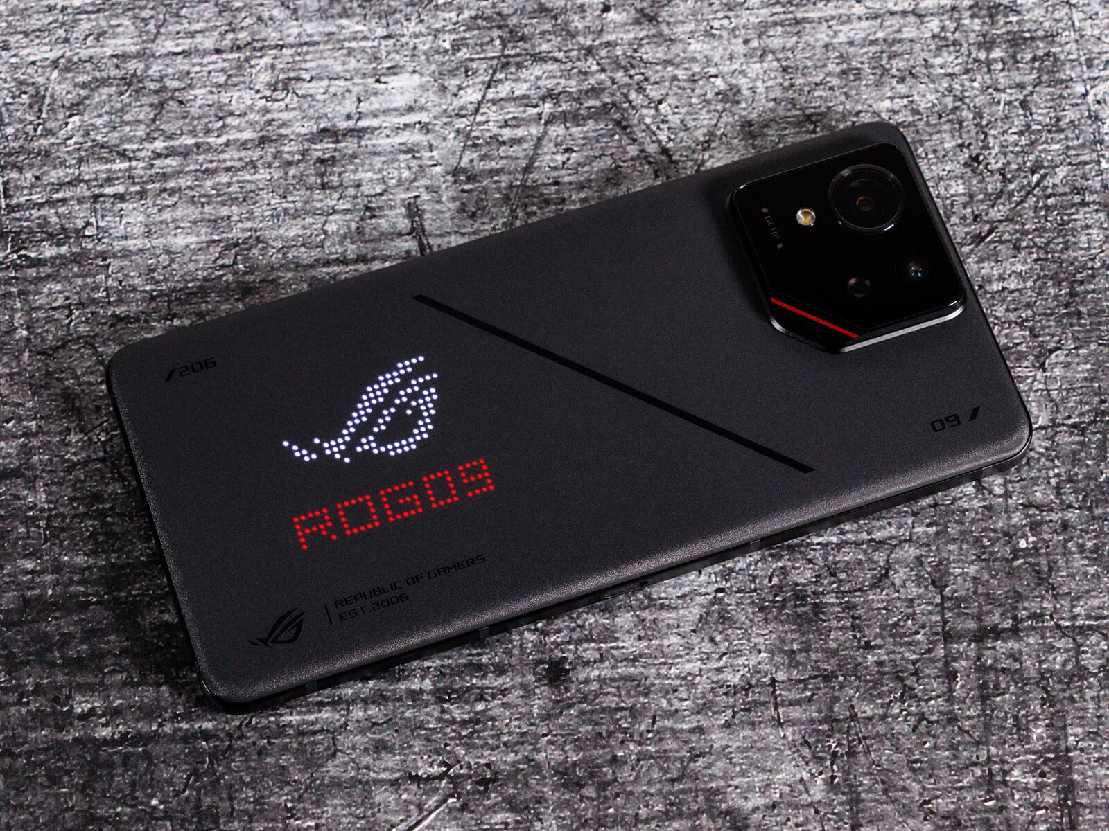Asus ROG Phone 9 Pro - notebookcheck-ru.com Библиотека